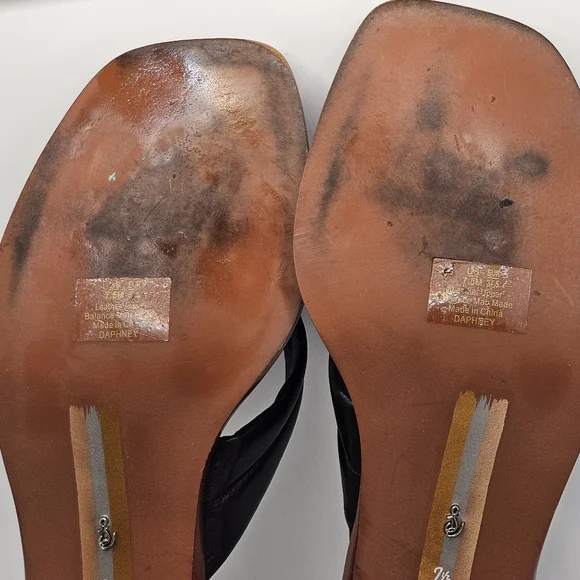 Sam Edelman Daphney Slip On Kitten Heel Thong Sandals Black 7.5 M Leather Upper - Picture 6 of 7